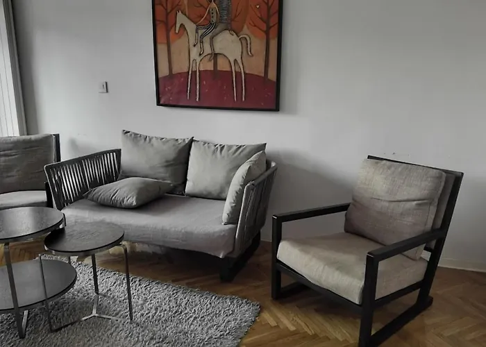 Two Bedroom With Free Parking *