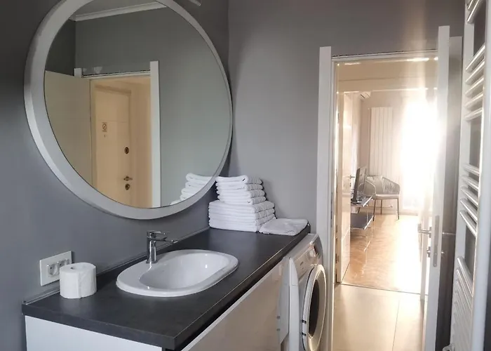 Two Bedroom With Free Parking アパート *